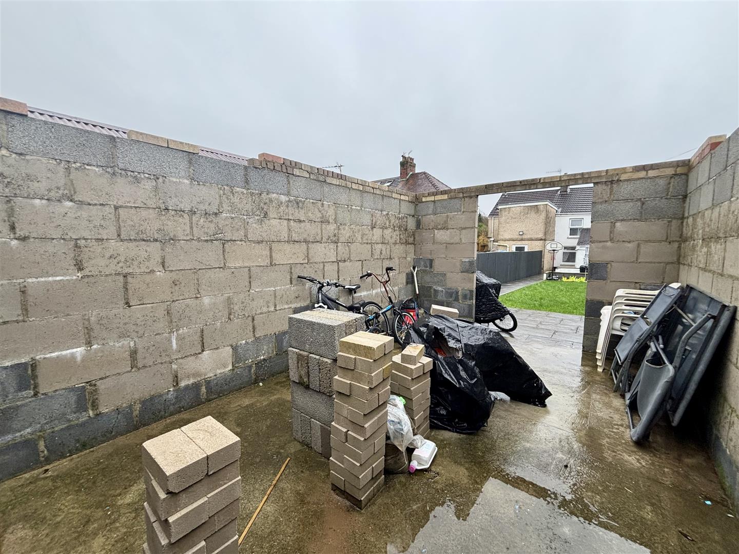 Brynamlwg Road, Fforestfach, Swansea, SA5 8HZ